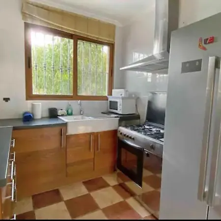 Privado 7 Min De La Playa Piscina Wifi Parking Aire Barbacoa Grupos カルプ